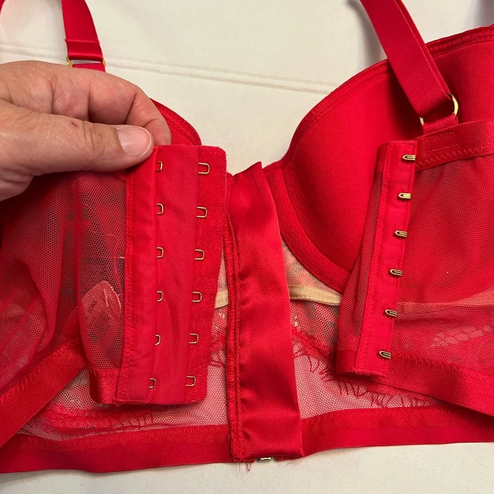 VICTORIA’S SECRET RED LACE LINED DEMI CORSET BRA SIZE 32D
